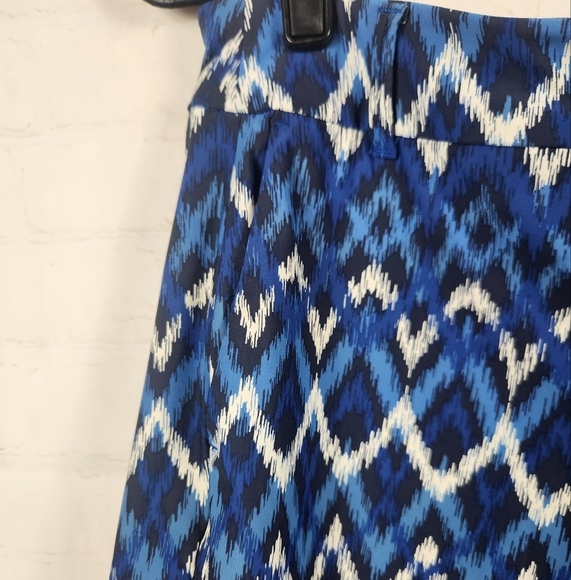 Spanx Sunshine Quick Dry Golf Athletic Shorts in Ikat Geometric Pattern Medium - Picture 7 of 9